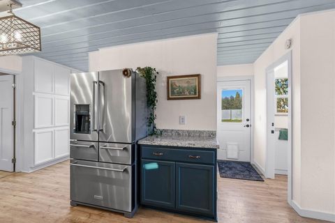 Tiny photo for 110 Stonebrook Way, Merlin, OR 97532 (MLS # 220212961)