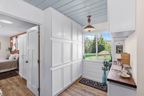 Tiny photo for 110 Stonebrook Way, Merlin, OR 97532 (MLS # 220212961)