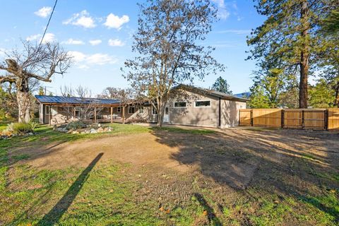 Tiny photo for 110 Stonebrook Way, Merlin, OR 97532 (MLS # 220212961)