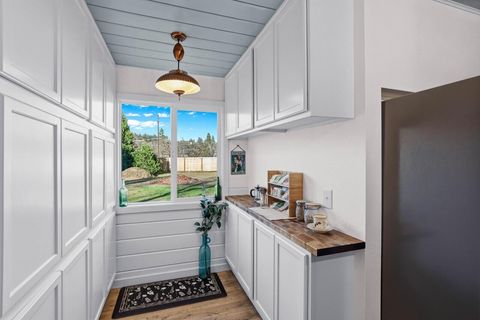 Tiny photo for 110 Stonebrook Way, Merlin, OR 97532 (MLS # 220212961)