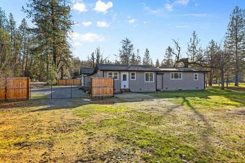 Tiny photo for 110 Stonebrook Way, Merlin, OR 97532 (MLS # 220212961)