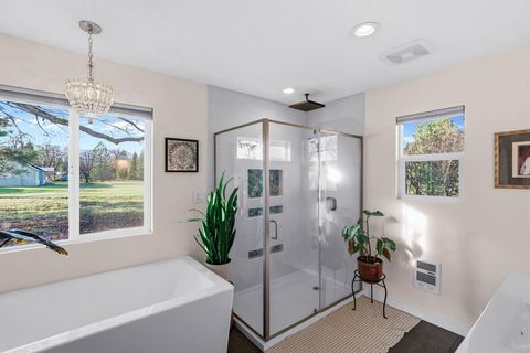 Tiny photo for 110 Stonebrook Way, Merlin, OR 97532 (MLS # 220212961)