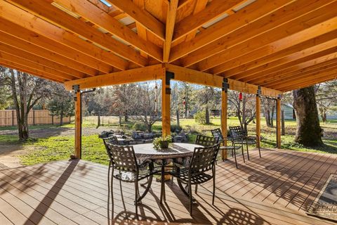 Tiny photo for 110 Stonebrook Way, Merlin, OR 97532 (MLS # 220212961)