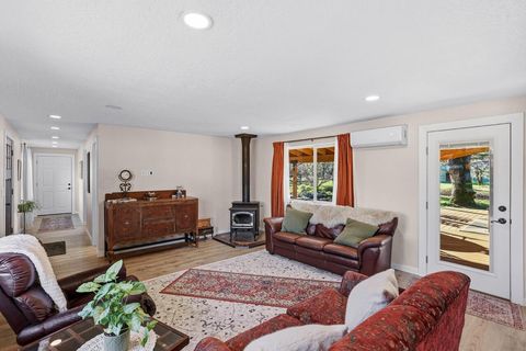 Tiny photo for 110 Stonebrook Way, Merlin, OR 97532 (MLS # 220212961)