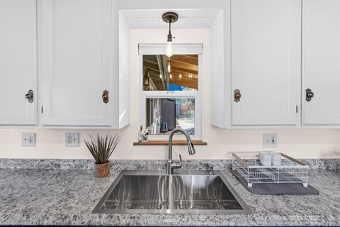 Tiny photo for 110 Stonebrook Way, Merlin, OR 97532 (MLS # 220212961)