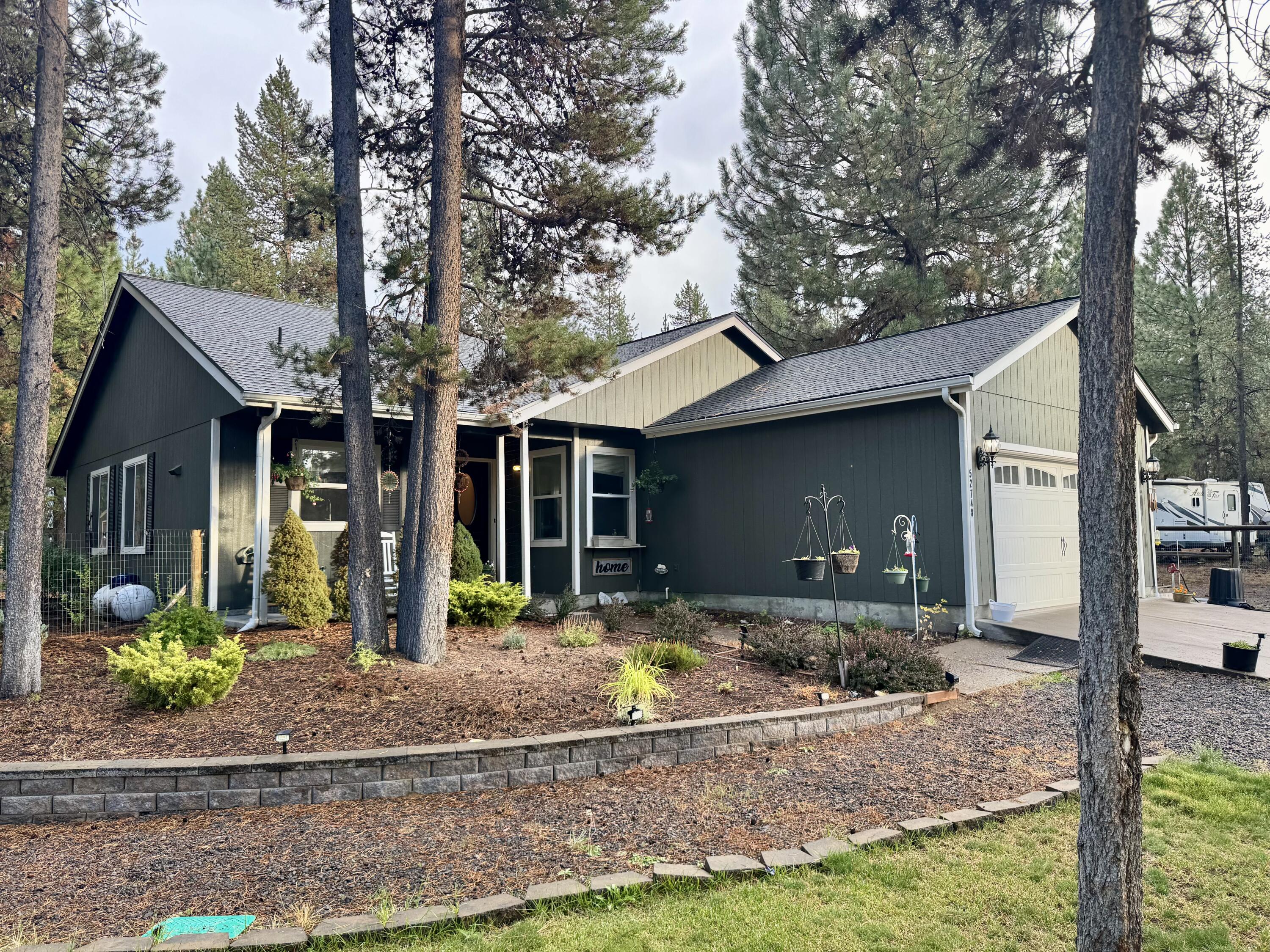 52748 Golden Astor Road