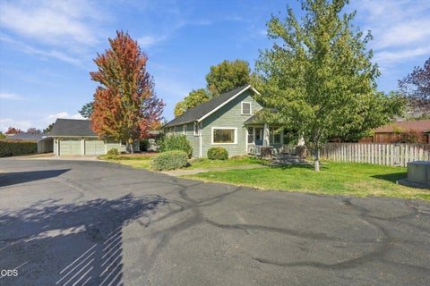 Photo of 2229 Spring Street, Medford, OR 97504 (MLS # 220229756)
