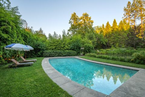 Tiny photo for 1900 Midway Avenue, Grants Pass, OR 97527 (MLS # 220219467)