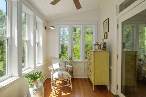 Tiny photo for 1900 Midway Avenue, Grants Pass, OR 97527 (MLS # 220219467)