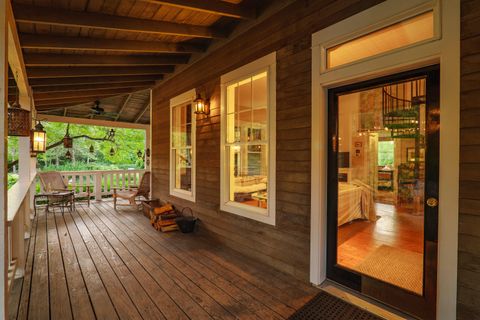 Tiny photo for 1900 Midway Avenue, Grants Pass, OR 97527 (MLS # 220219467)