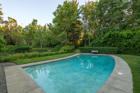 Tiny photo for 1900 Midway Avenue, Grants Pass, OR 97527 (MLS # 220219467)