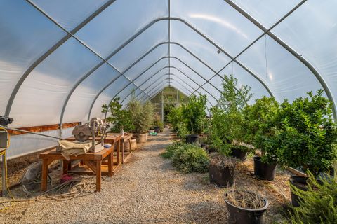 Tiny photo for 1900 Midway Avenue, Grants Pass, OR 97527 (MLS # 220219467)