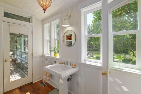 Tiny photo for 1900 Midway Avenue, Grants Pass, OR 97527 (MLS # 220219467)