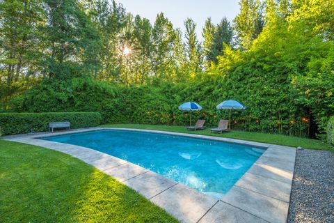 Tiny photo for 1900 Midway Avenue, Grants Pass, OR 97527 (MLS # 220219467)