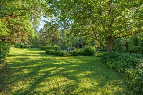 Tiny photo for 1900 Midway Avenue, Grants Pass, OR 97527 (MLS # 220219467)