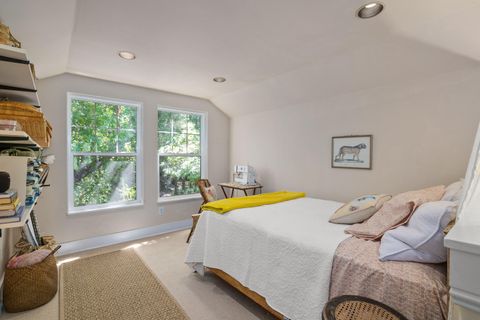 Tiny photo for 1900 Midway Avenue, Grants Pass, OR 97527 (MLS # 220219467)