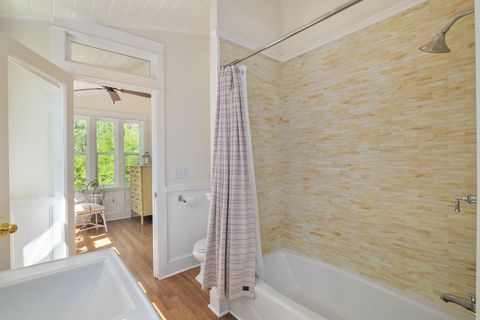 Tiny photo for 1900 Midway Avenue, Grants Pass, OR 97527 (MLS # 220219467)