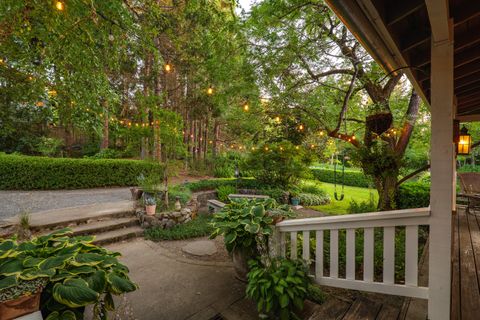 Tiny photo for 1900 Midway Avenue, Grants Pass, OR 97527 (MLS # 220219467)