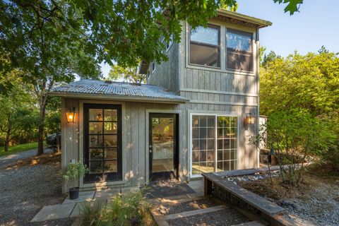 Tiny photo for 1900 Midway Avenue, Grants Pass, OR 97527 (MLS # 220219467)