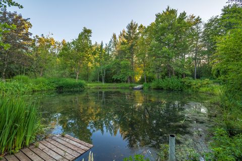 Tiny photo for 1900 Midway Avenue, Grants Pass, OR 97527 (MLS # 220219467)