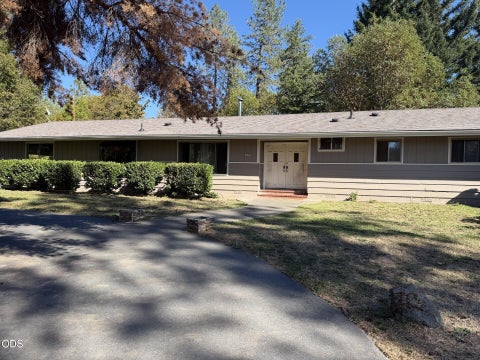 Photo of 151 Verna Lane, Grants Pass, OR 97527 (MLS # 220229435)