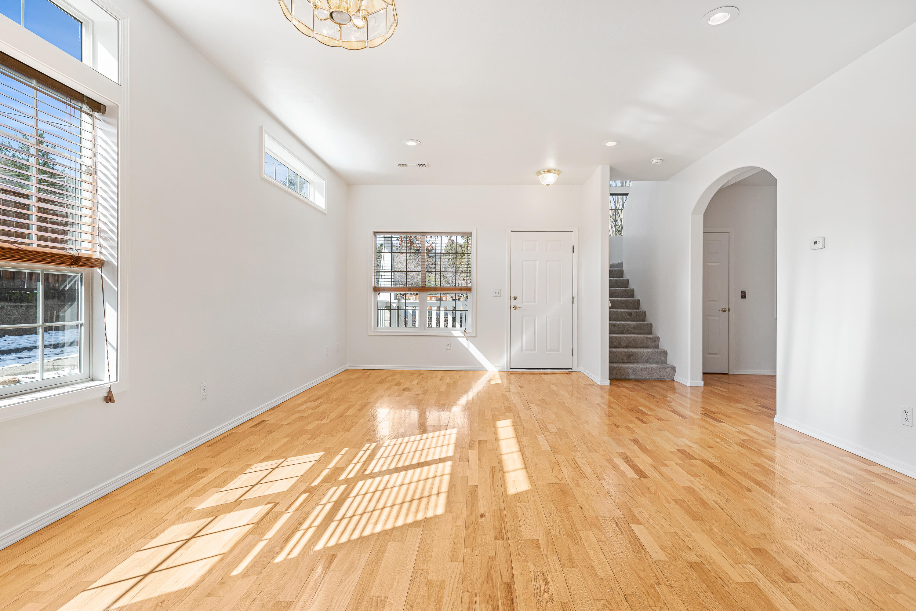 Court On Mary Jane, The - Residential