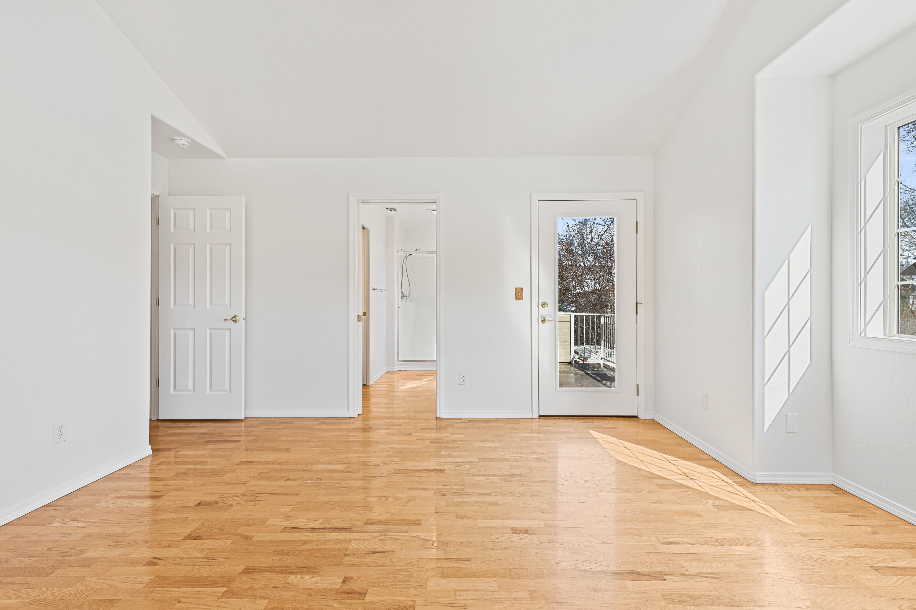 Court On Mary Jane, The - Residential