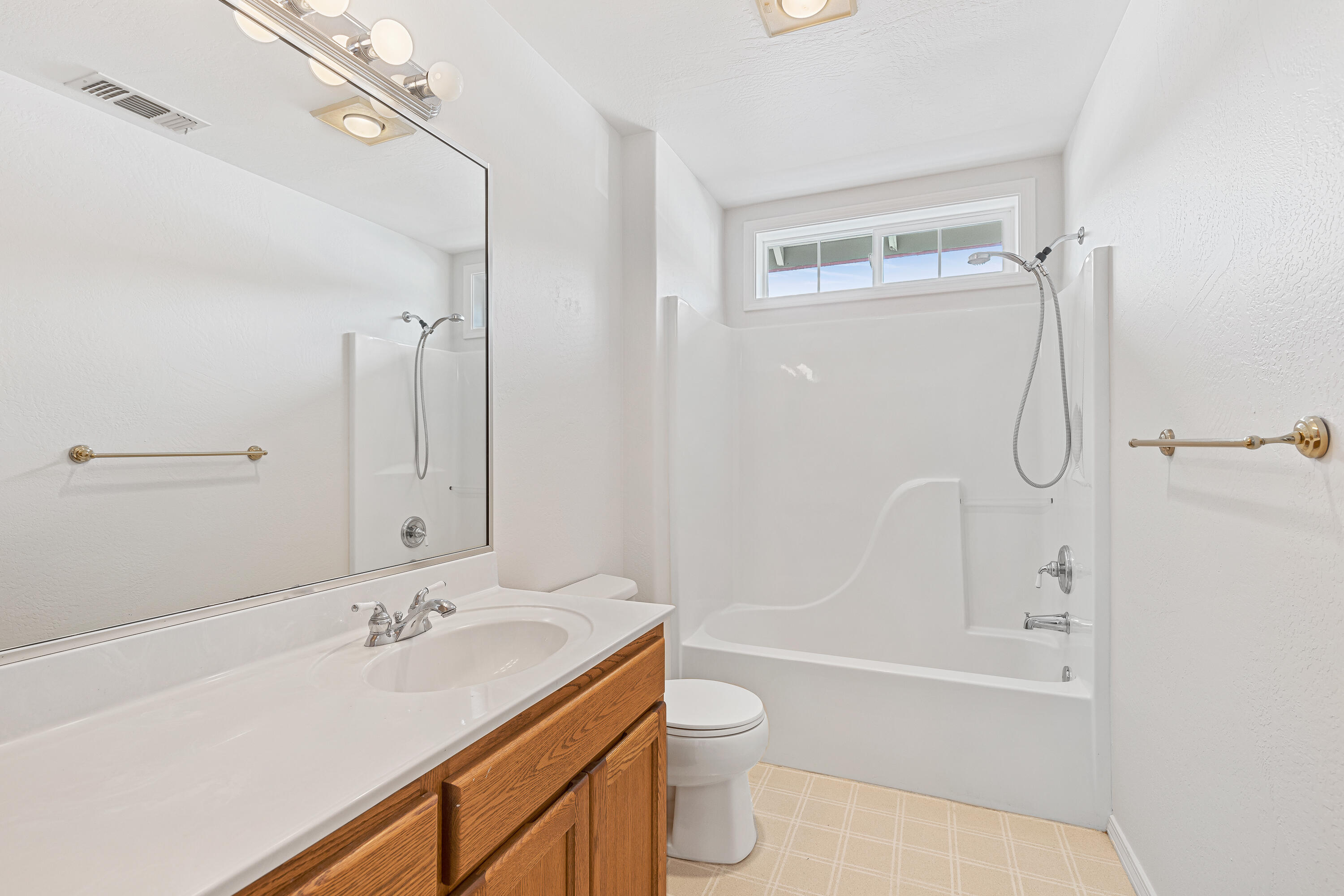 Court On Mary Jane, The - Residential
