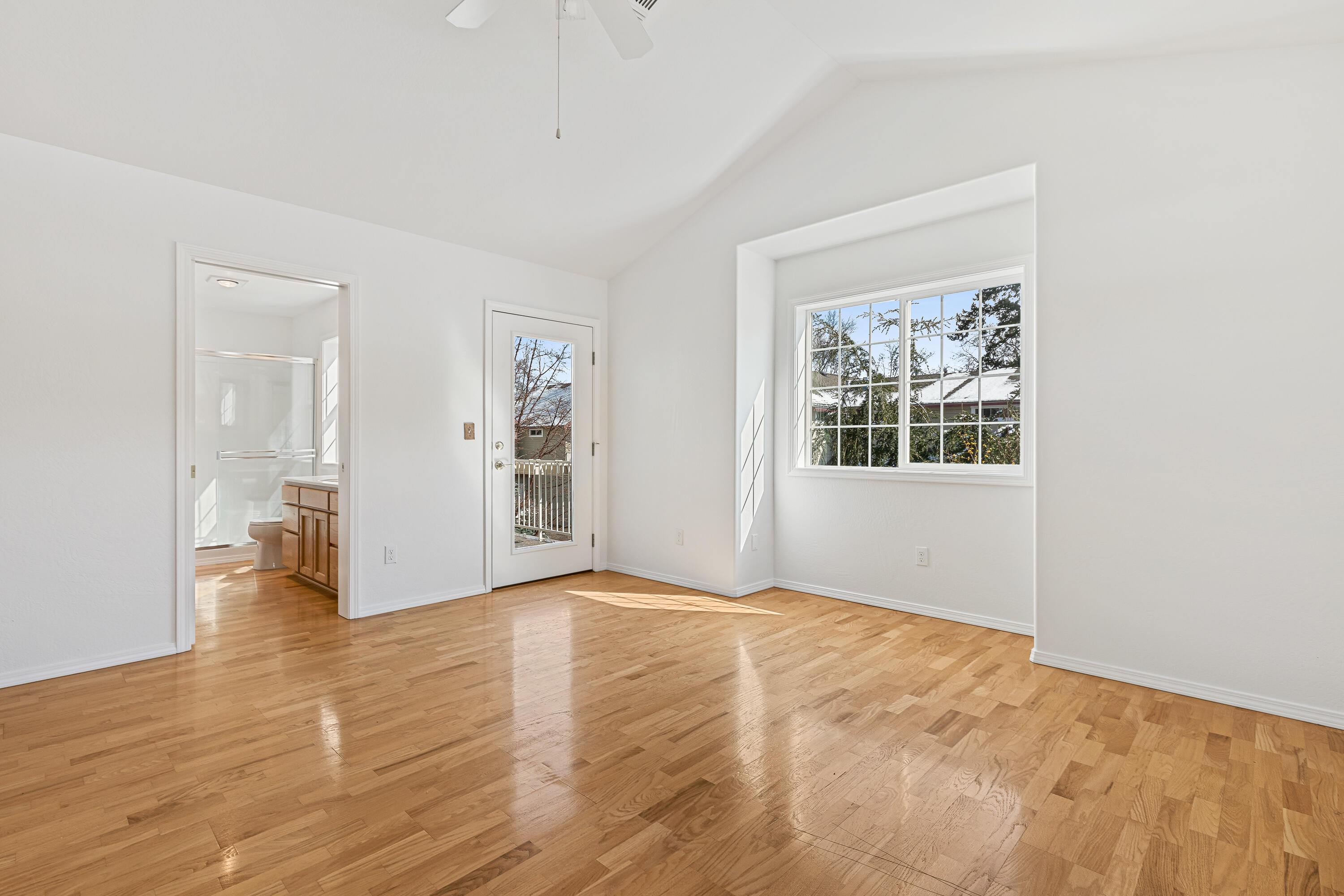 Court On Mary Jane, The - Residential
