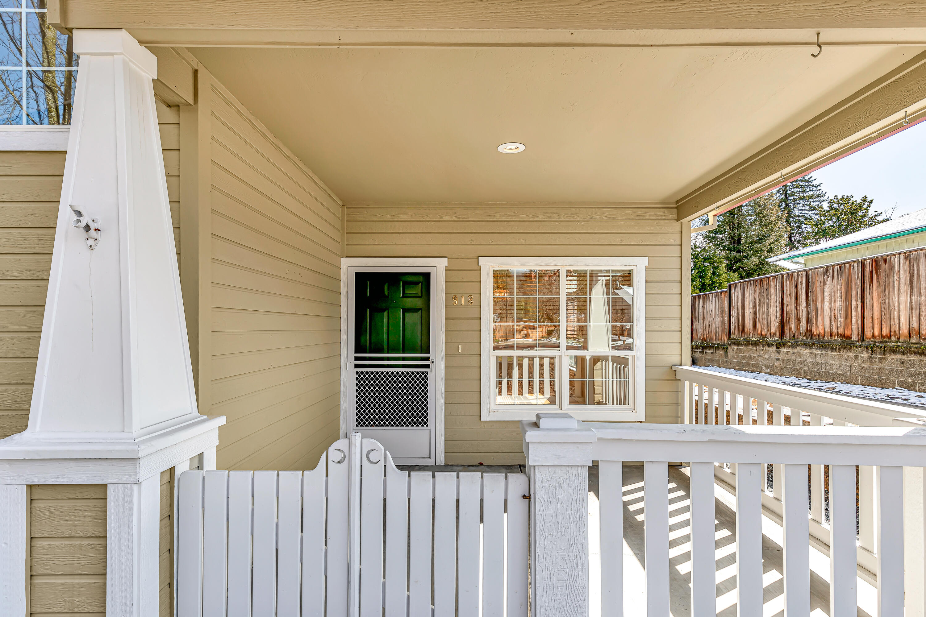 Court On Mary Jane, The - Residential