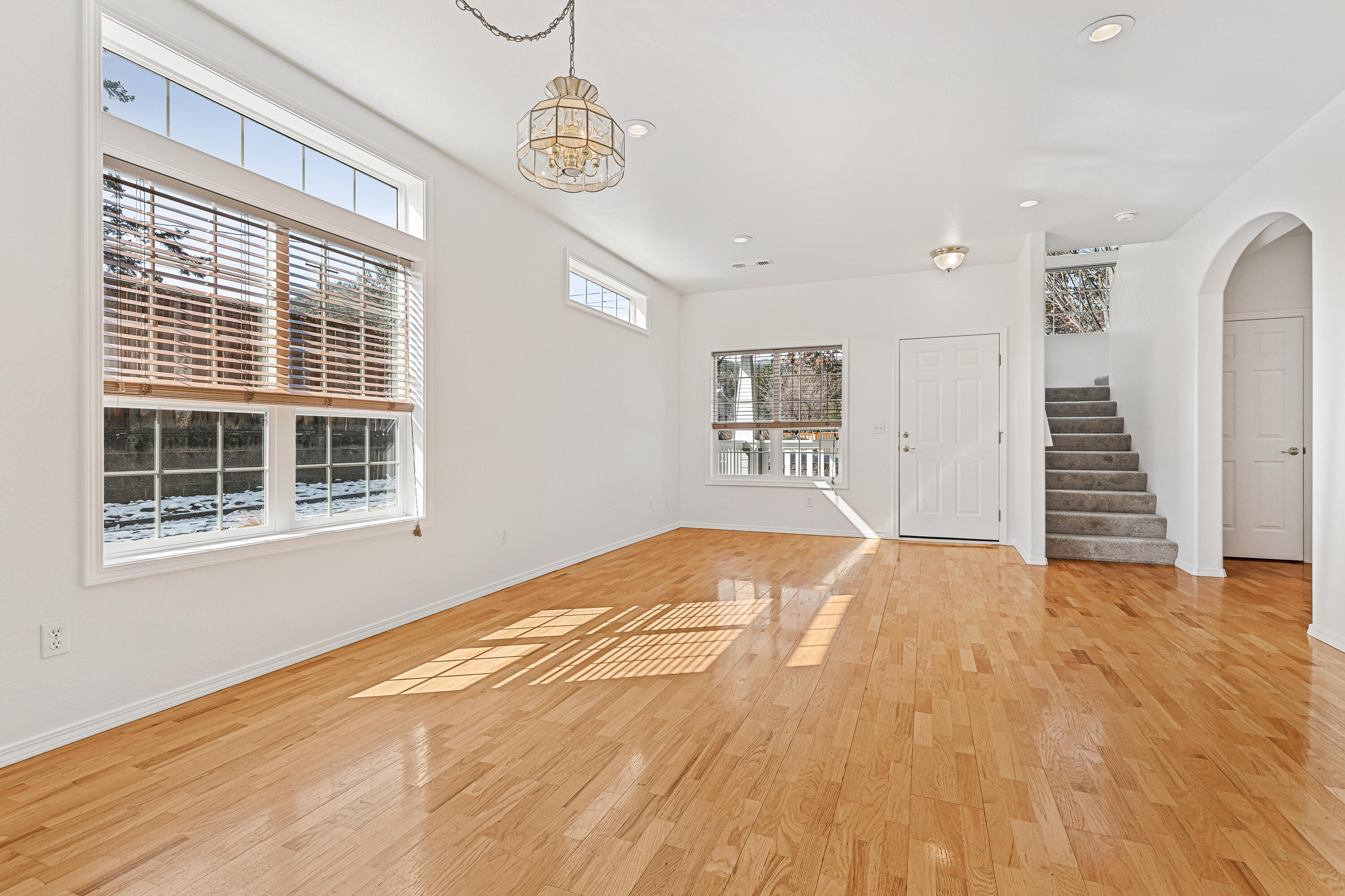 Court On Mary Jane, The - Residential
