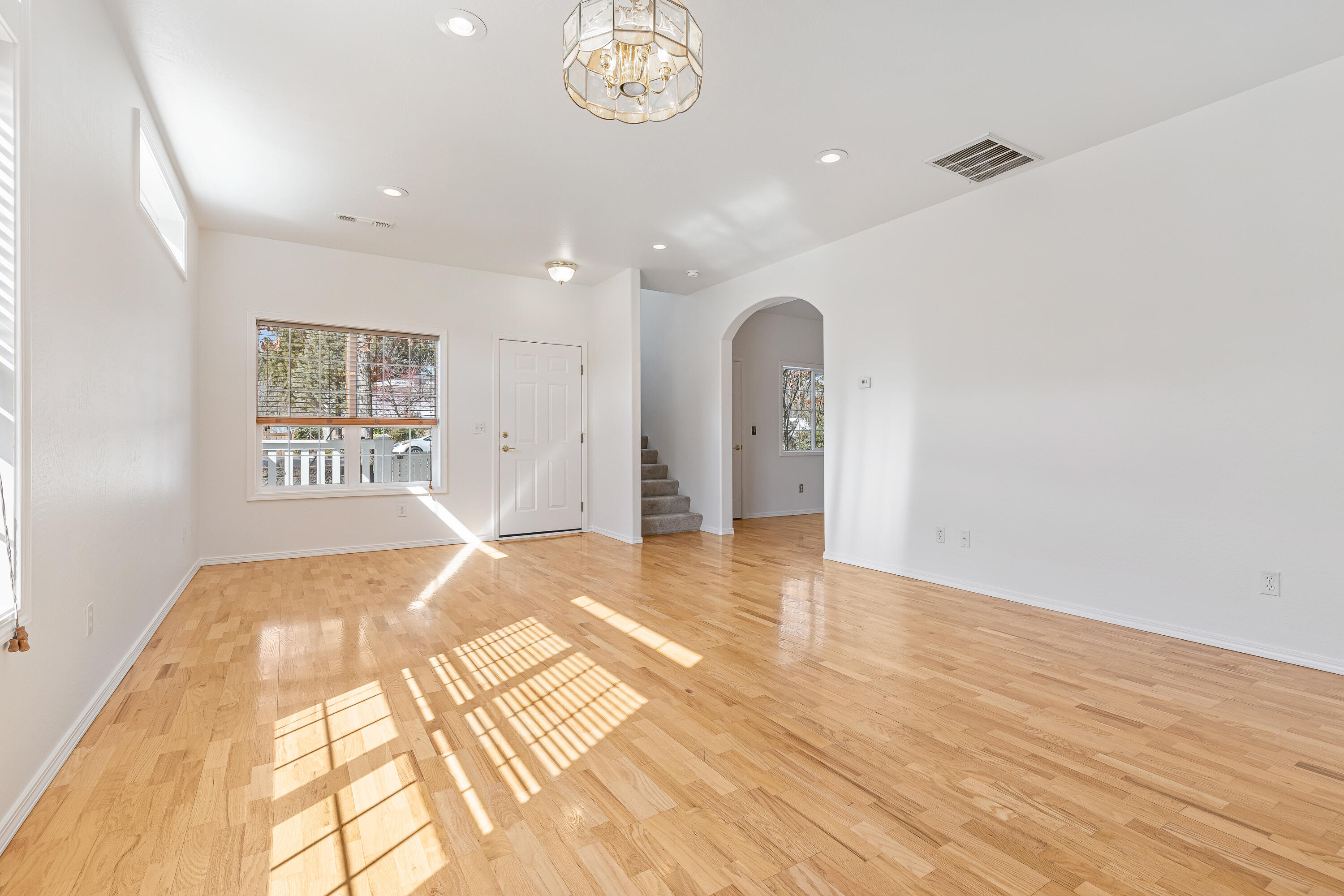Court On Mary Jane, The - Residential