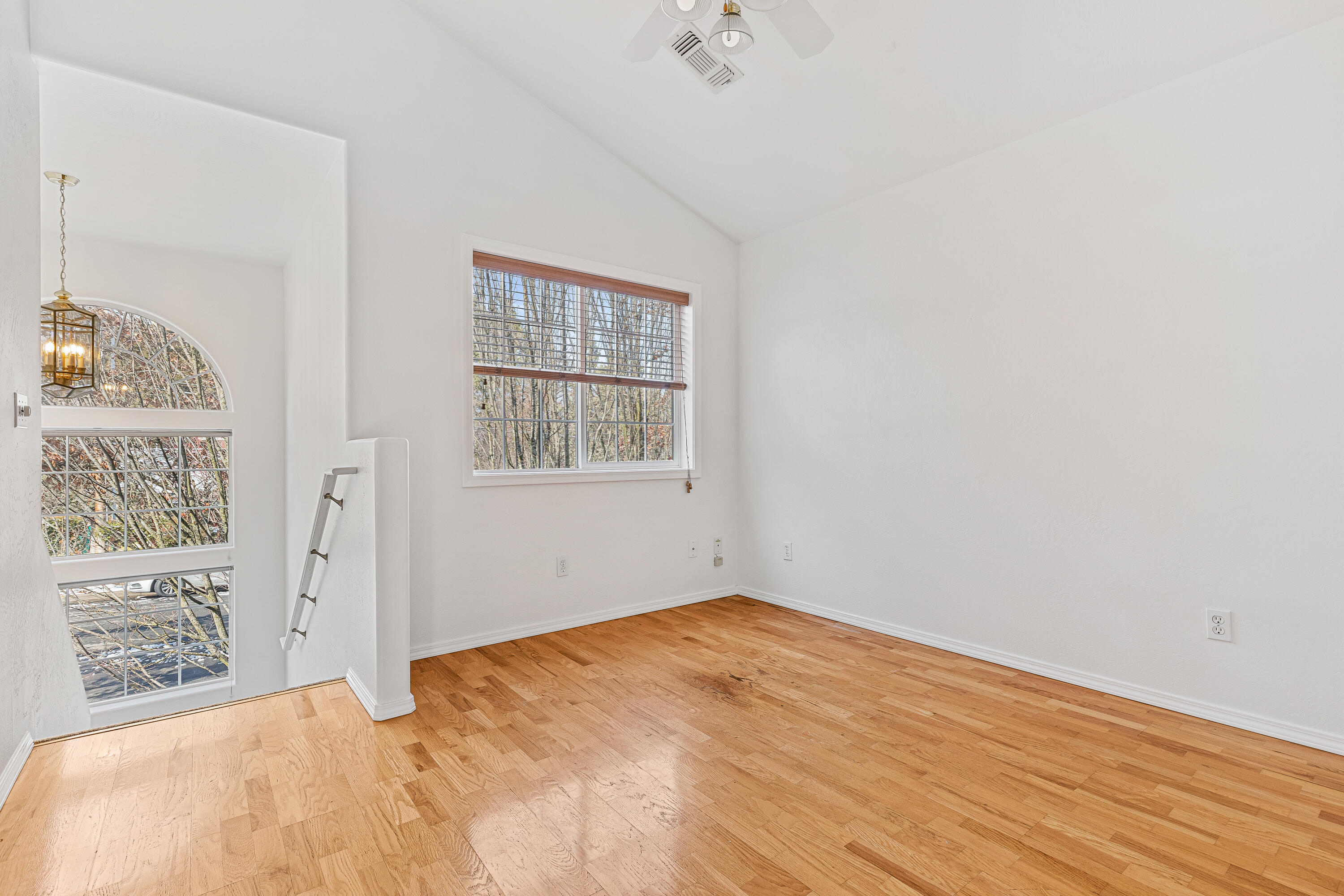Court On Mary Jane, The - Residential