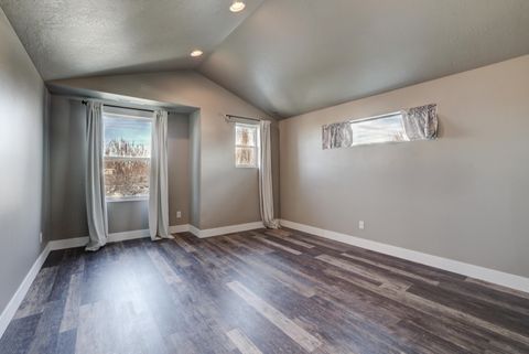 Tiny photo for 1525 SW 31st Street, Redmond, OR 97756 (MLS # 220219972)