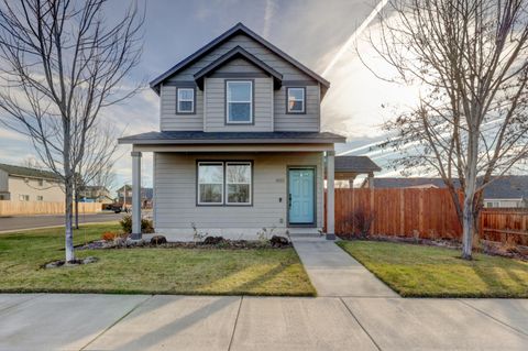 Tiny photo for 1525 SW 31st Street, Redmond, OR 97756 (MLS # 220219972)