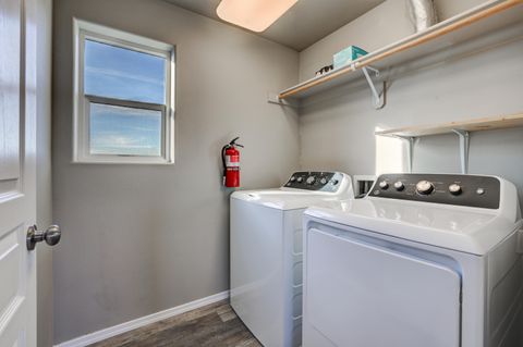 Tiny photo for 1525 SW 31st Street, Redmond, OR 97756 (MLS # 220219972)