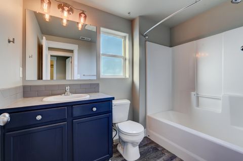 Tiny photo for 1525 SW 31st Street, Redmond, OR 97756 (MLS # 220219972)