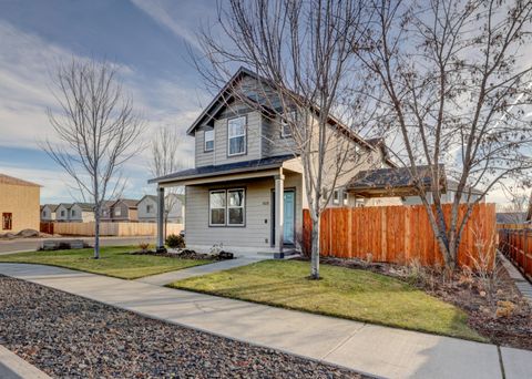 Photo of 1525 SW 31st Street, Redmond, OR 97756 (MLS # 220219972)