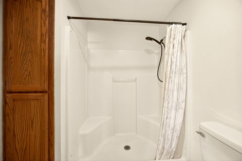 Tiny photo for 3027 Waterford Court, Medford, OR 97504 (MLS # 220217120)