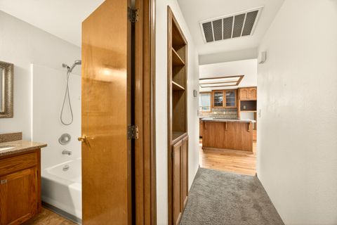 Tiny photo for 3027 Waterford Court, Medford, OR 97504 (MLS # 220217120)