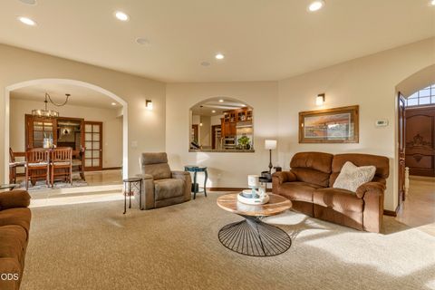 Tiny photo for 2646 Fairway Drive, Klamath Falls, OR 97601 (MLS # 220222765)