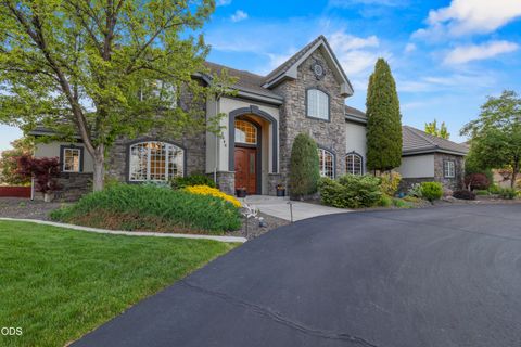 Tiny photo for 2646 Fairway Drive, Klamath Falls, OR 97601 (MLS # 220222765)