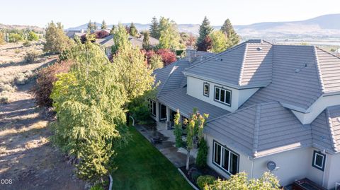 Tiny photo for 2646 Fairway Drive, Klamath Falls, OR 97601 (MLS # 220222765)