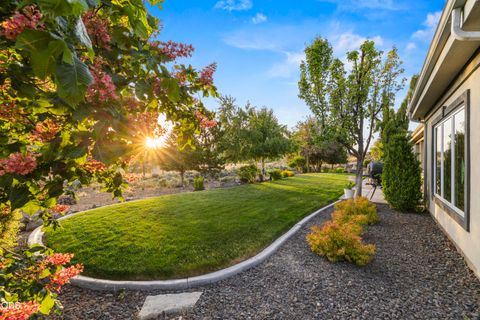 Tiny photo for 2646 Fairway Drive, Klamath Falls, OR 97601 (MLS # 220222765)