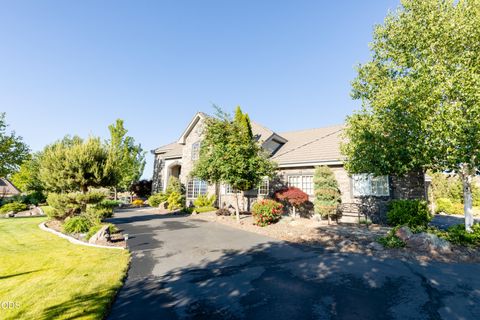 Tiny photo for 2646 Fairway Drive, Klamath Falls, OR 97601 (MLS # 220222765)
