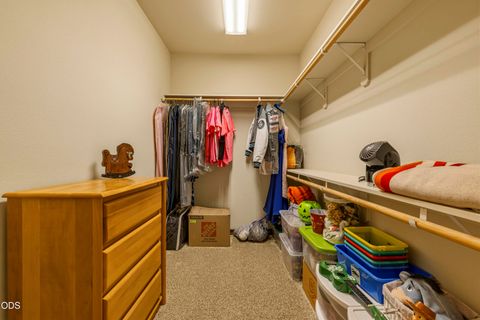 Tiny photo for 2646 Fairway Drive, Klamath Falls, OR 97601 (MLS # 220222765)