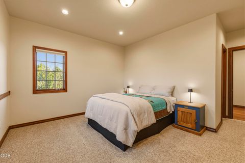 Tiny photo for 2646 Fairway Drive, Klamath Falls, OR 97601 (MLS # 220222765)