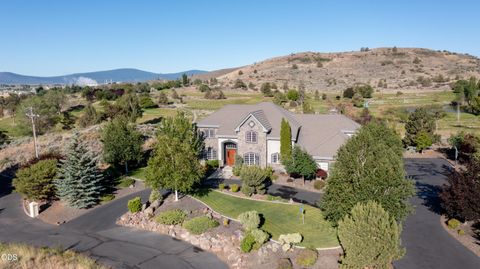 Tiny photo for 2646 Fairway Drive, Klamath Falls, OR 97601 (MLS # 220222765)