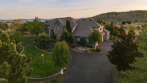 Tiny photo for 2646 Fairway Drive, Klamath Falls, OR 97601 (MLS # 220222765)
