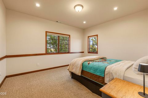 Tiny photo for 2646 Fairway Drive, Klamath Falls, OR 97601 (MLS # 220222765)